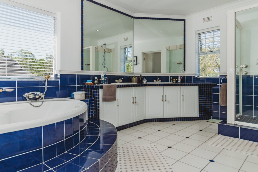 4 Bedroom Property for Sale in Heatherlands Western Cape